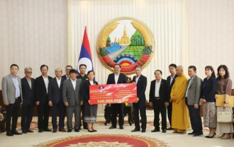 Vietnamese community aids Laos’s post-typhoon recovery efforts